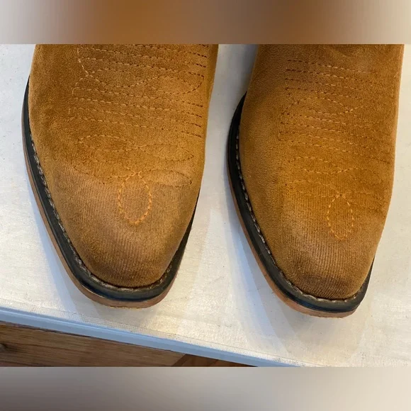 Pierre Dumas women’s suede fringe boots Size 8, excellent condition worn twice - Picture 3 of 11